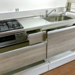 【主婦必見】キッチンシンク下収納におすすめアイテム９選！収納のコツも解説！